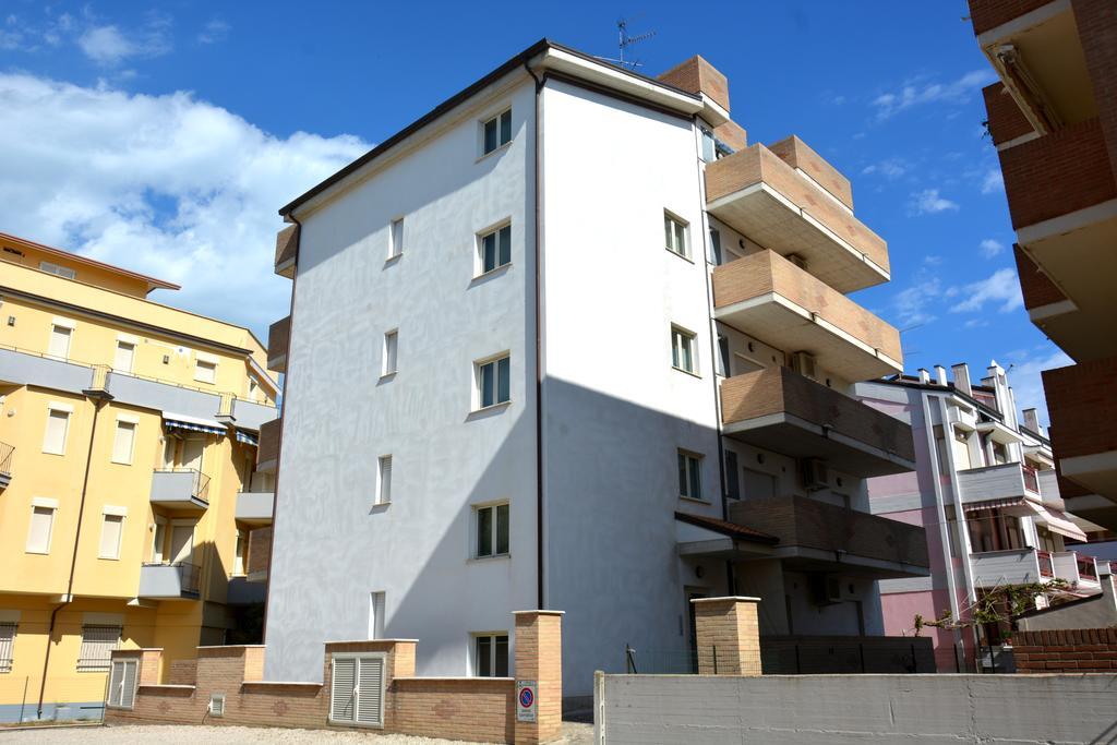 Stella Marina Lägenhet Alba Adriatica Exteriör bild
